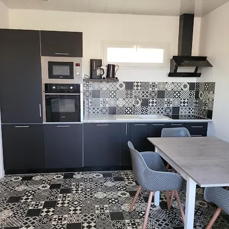 Escale Ocean A 800 M De La *