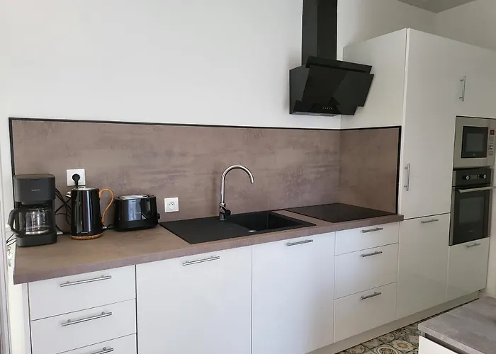 Escale Ocean A 800 M De La Nyaraló *